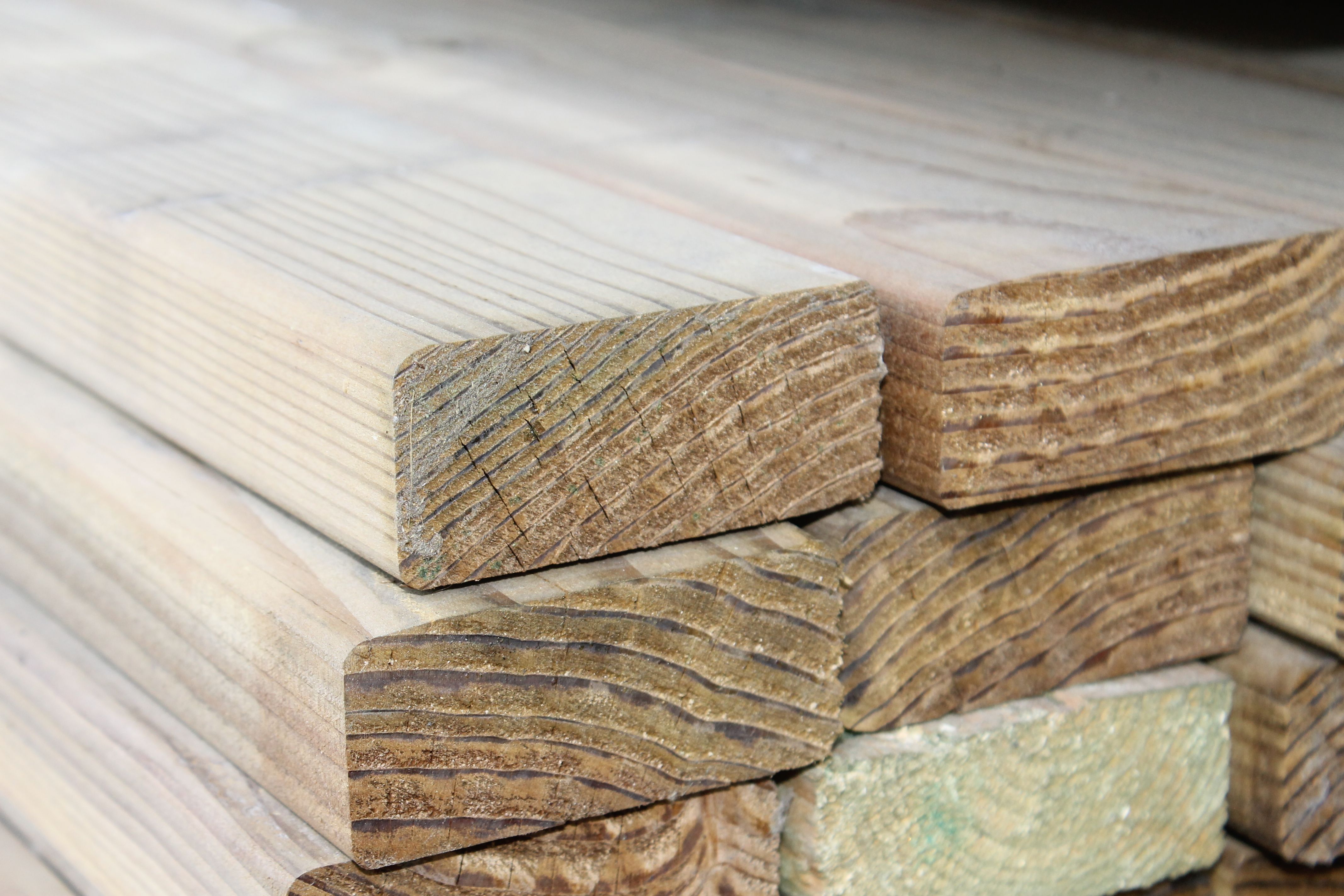 Cls 38x140 rabotees traitees   4,80mc eur/mc