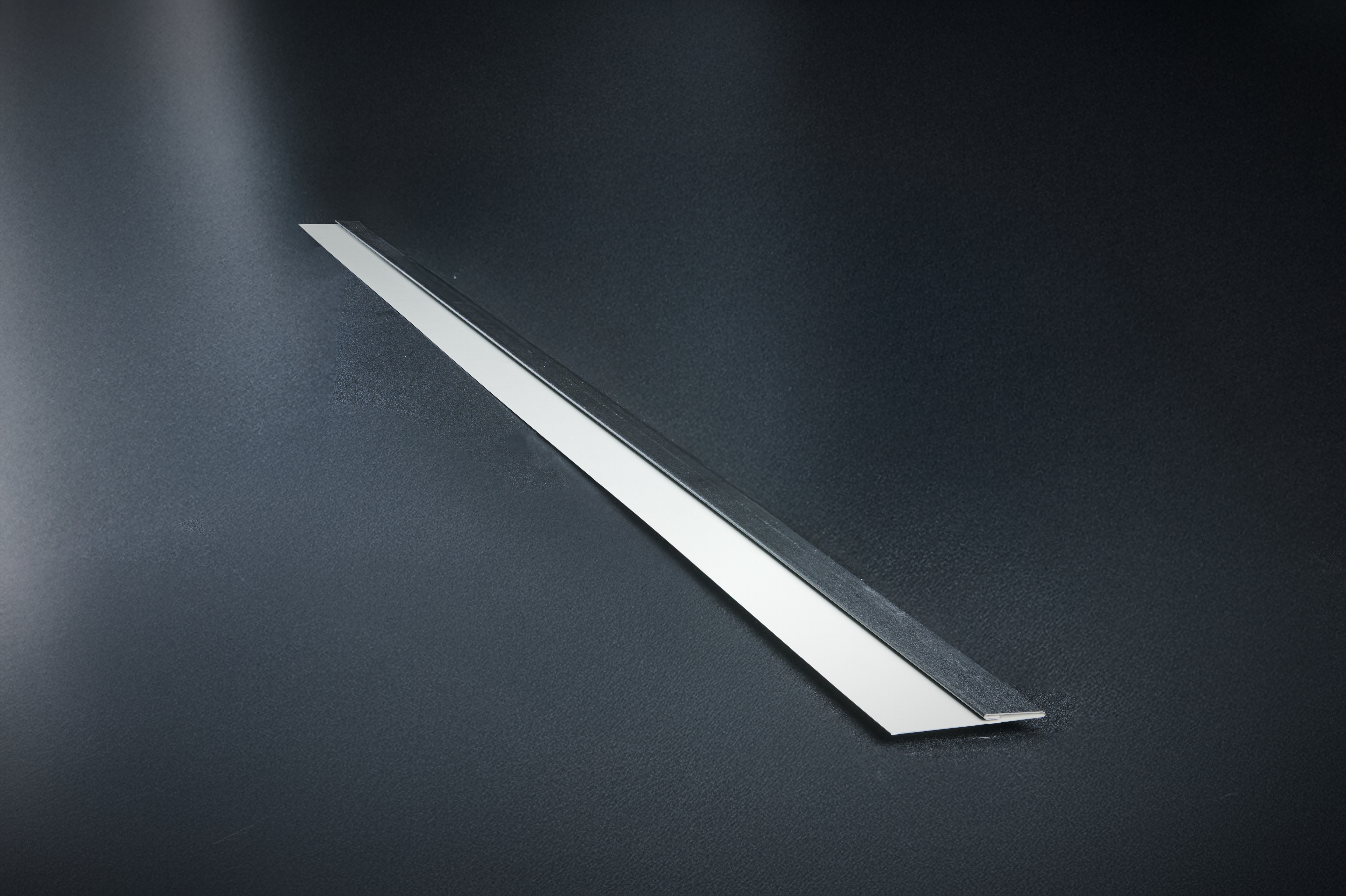 Sheetah profil facade a cliquer 2200mm ral 9005 noir eur/mc