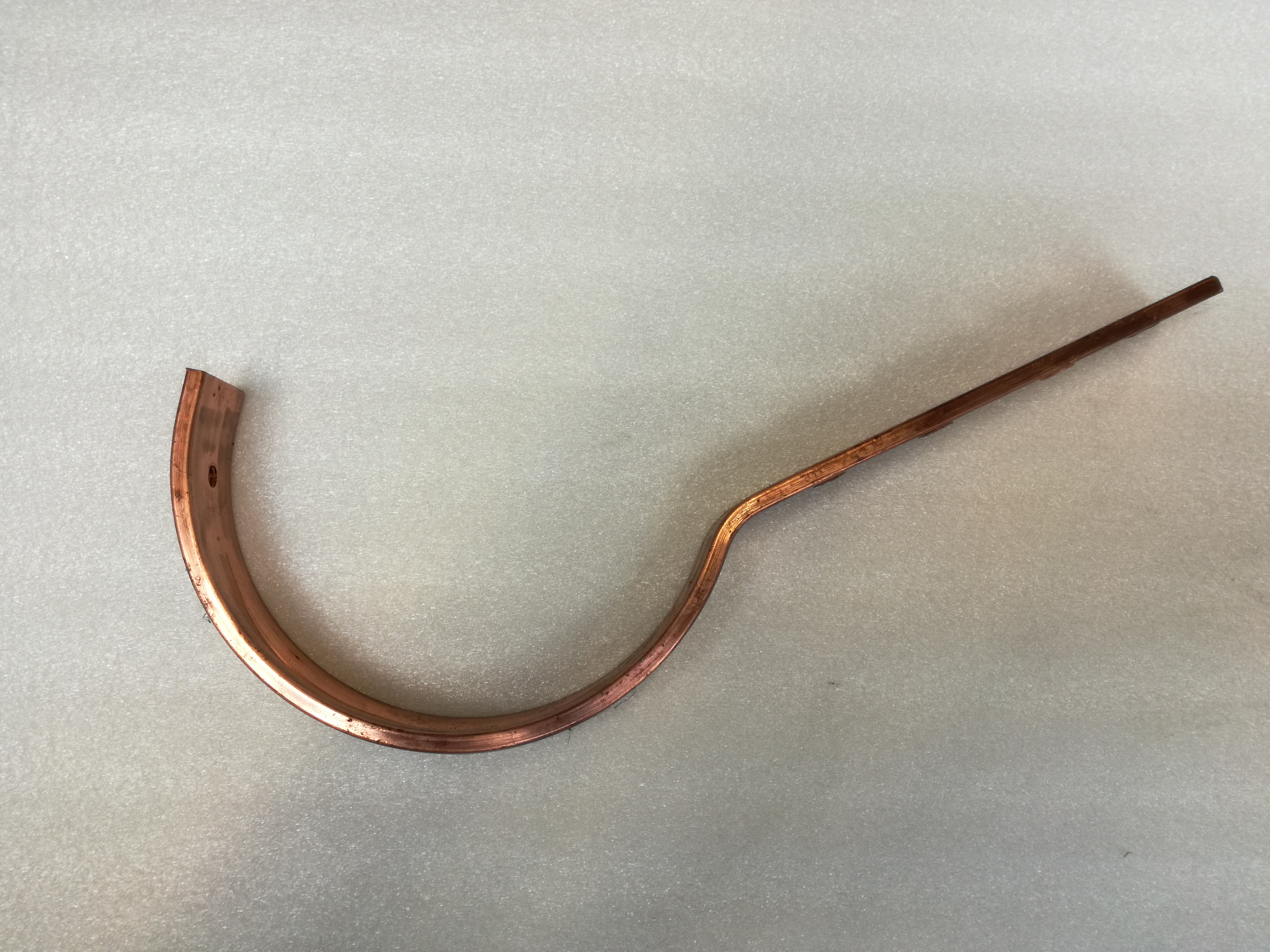 Cuivre vm crochet  dr 333/420 + queue + trou 25pcs/bt eur/pc 220005269