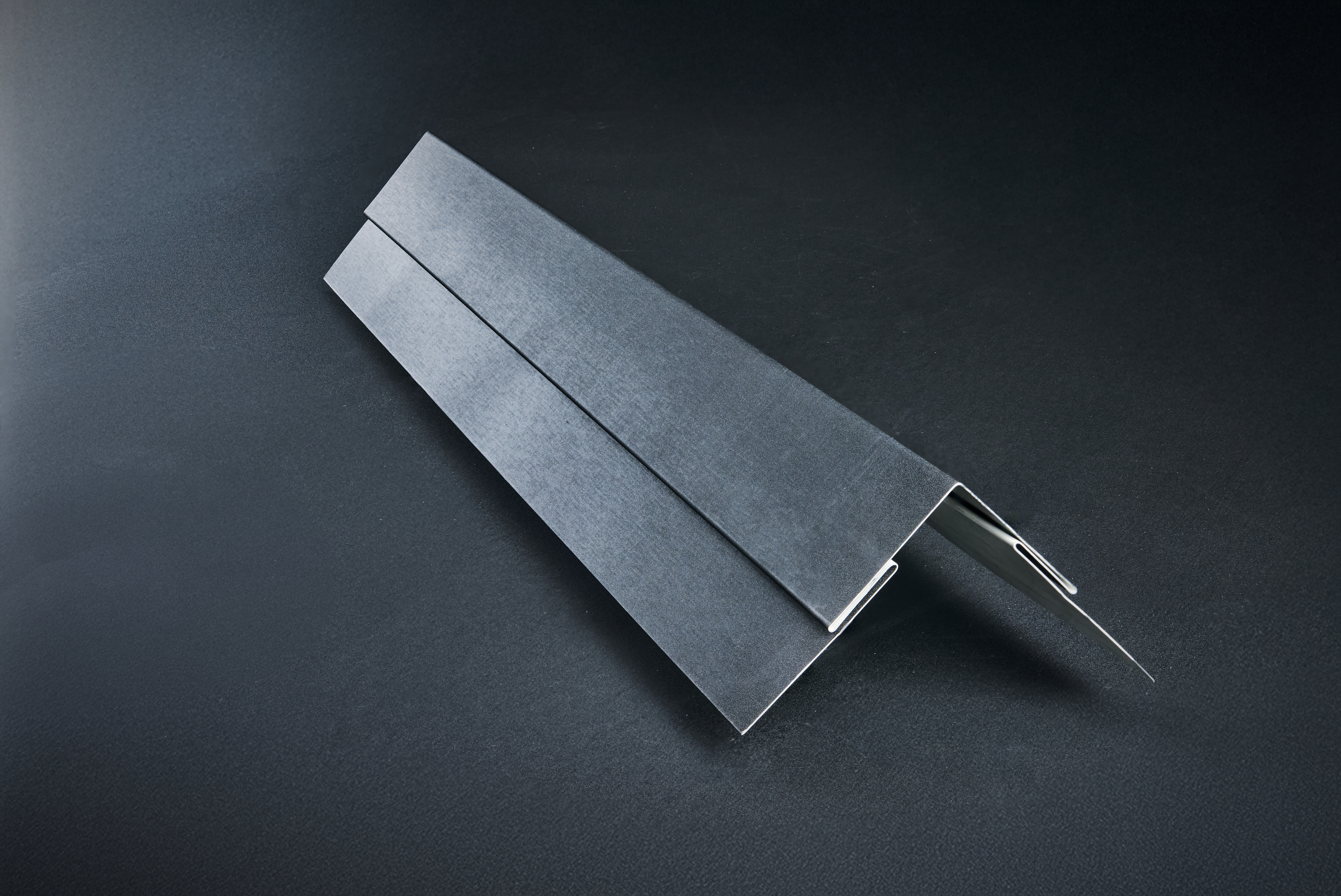 Sheetah profil du coin 2500mm ral 7016 gris anthracite eur/mc