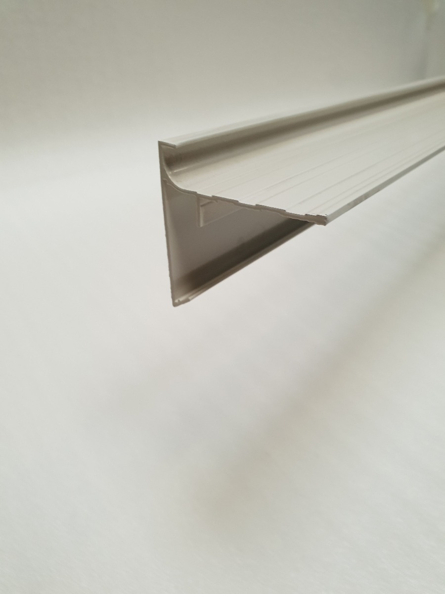 Alu rive de toit 60/50 couleur ral 3m/pc eur/mc