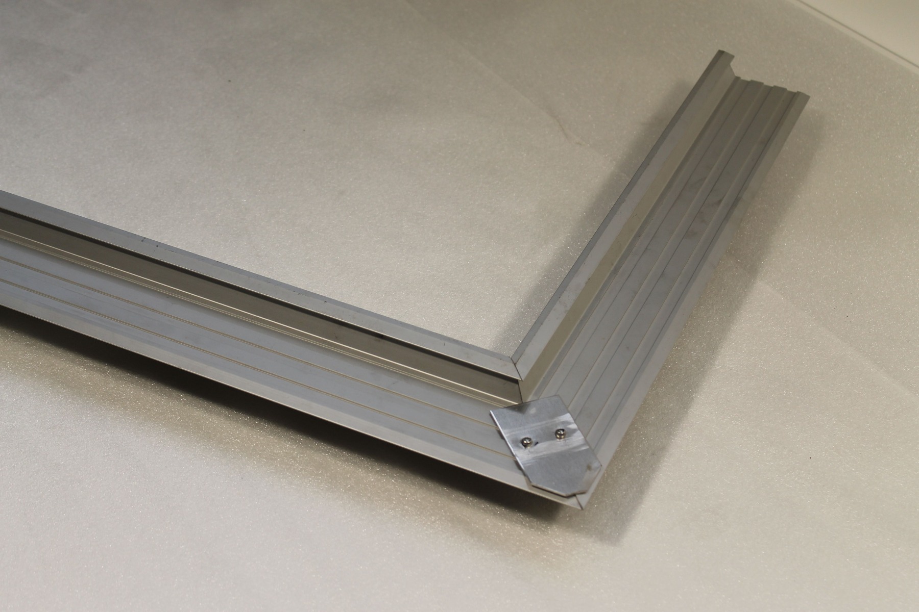 Alu rive de toit 60/60 modèle lourd anodisée coin intérieur 50x50 eur/pc