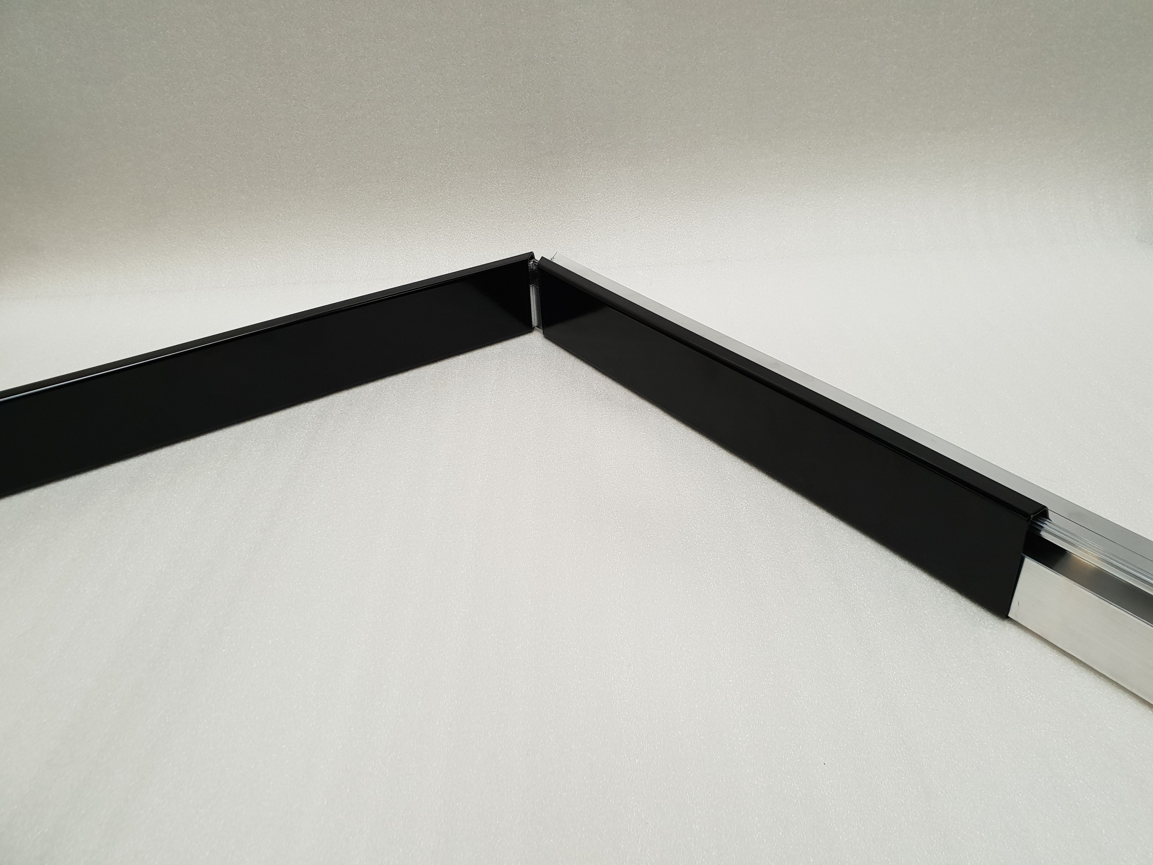 Alu rive de toit clips elevate couvre-joint noir structure ral 9005 coin intérieur eur/pc (composé d'une pièce gauche et droite)