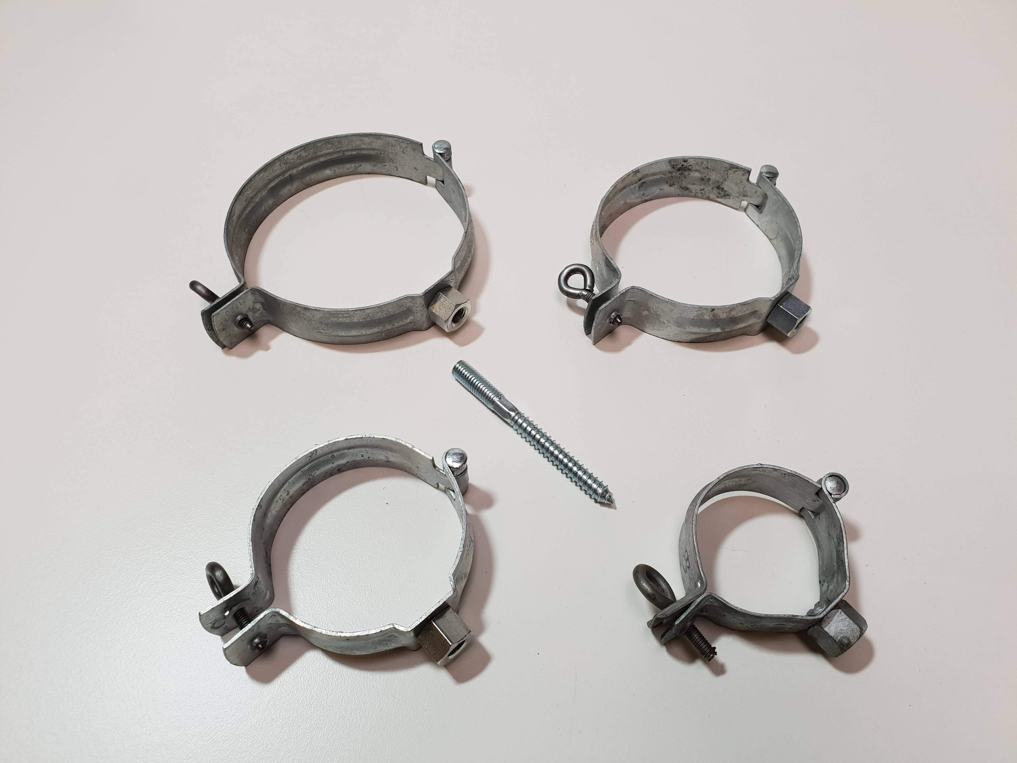 Zinc collier charniere 060mm a visser 25 pcs/bt